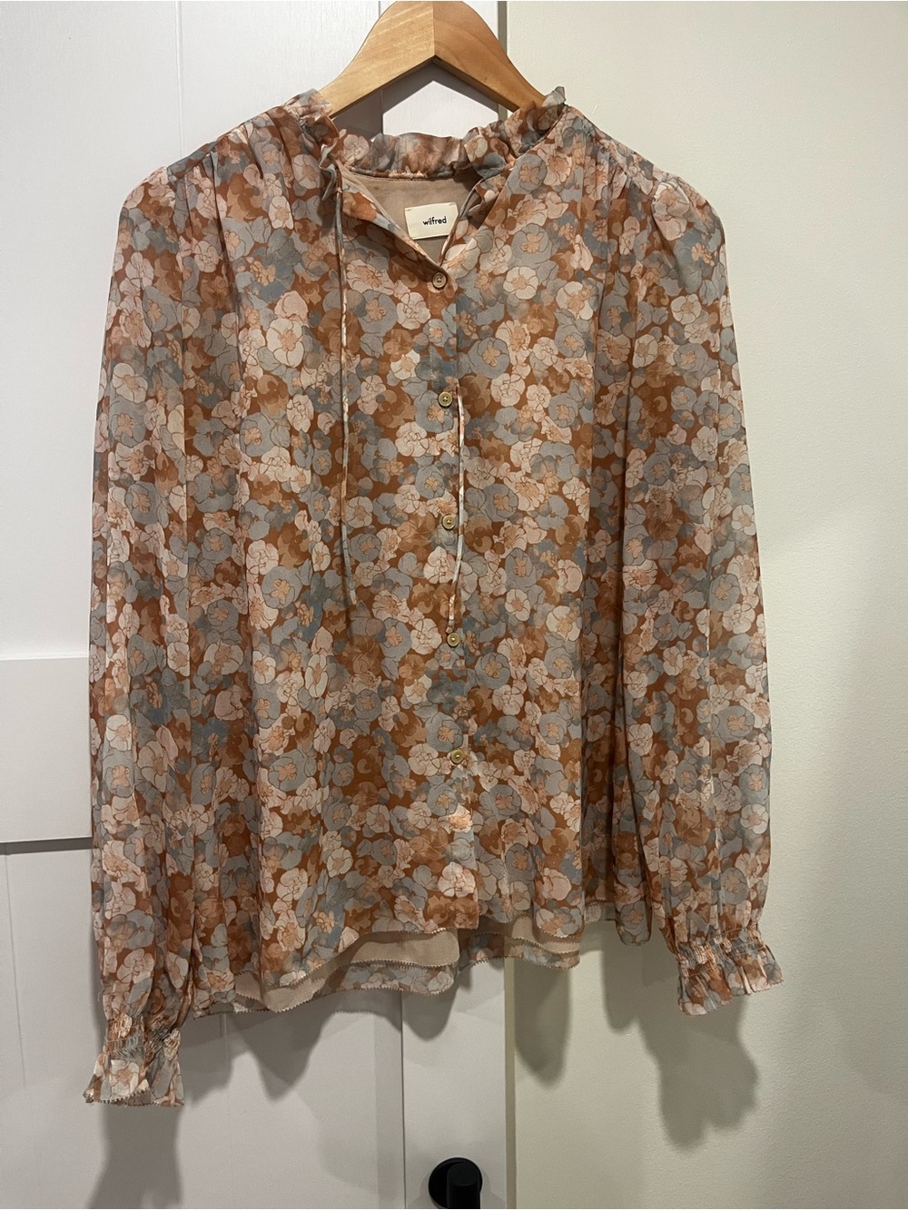 Aritzia Wilfred Floral Ruffle-Neck Blouse in Taupe and Cream